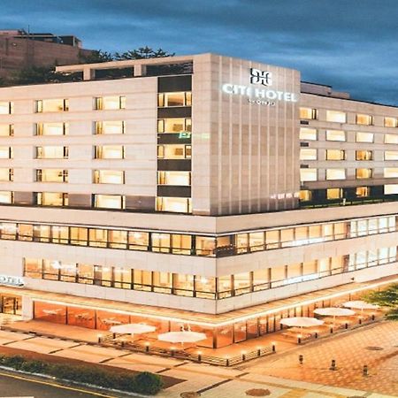 Wonju City Hotel Hyeoksin Экстерьер фото