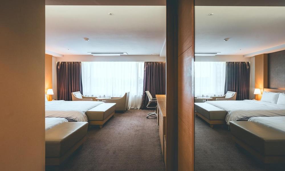 Wonju City Hotel Hyeoksin Экстерьер фото