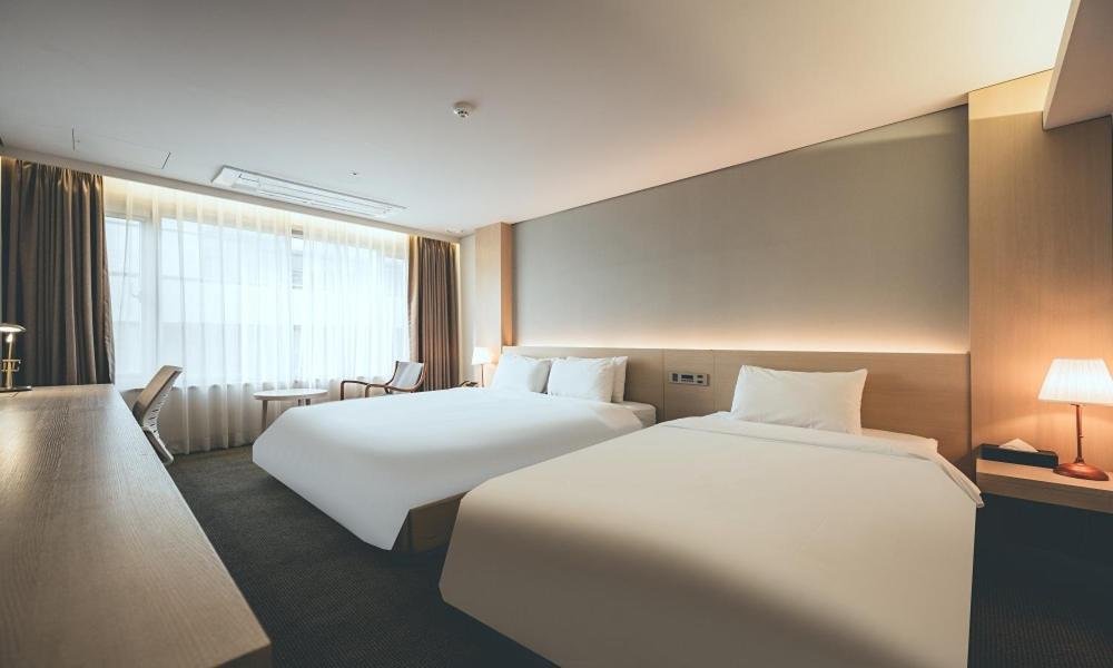 Wonju City Hotel Hyeoksin Экстерьер фото